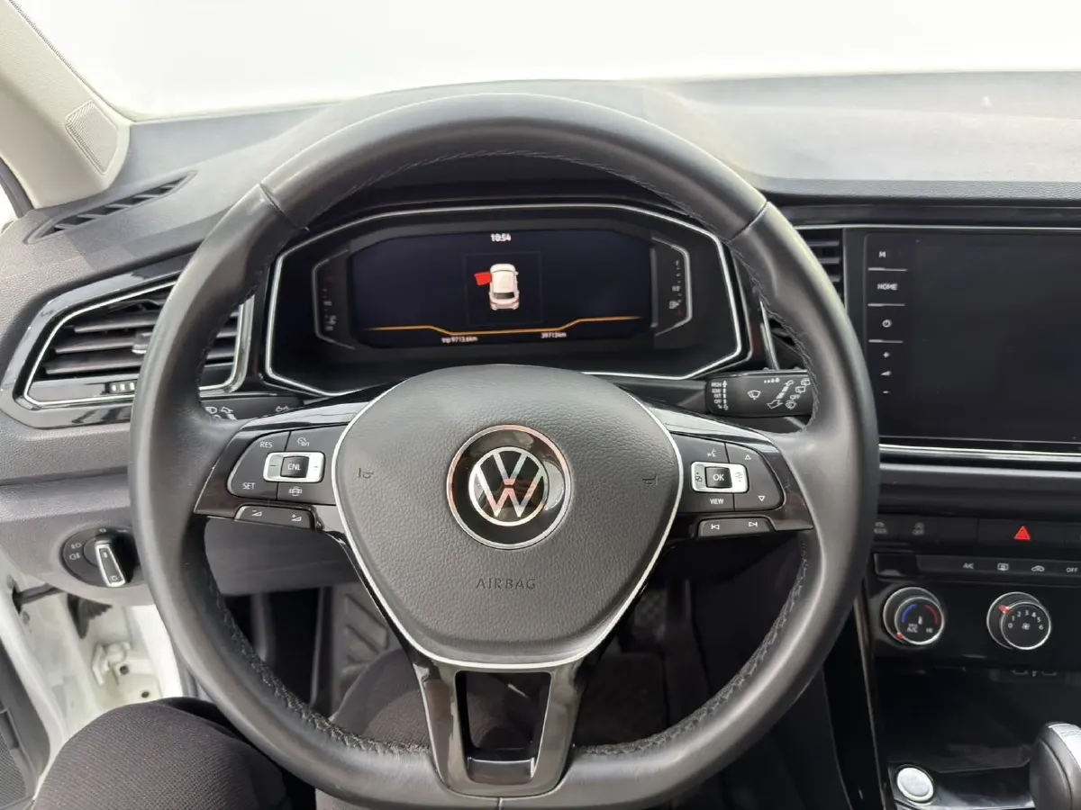 2022 Volkswagen T-Roc 1.4T 150HP L4 7DCT,autocango,china used car exporter,china ev exporter,chinese used car exporter,chinese used ev exporter