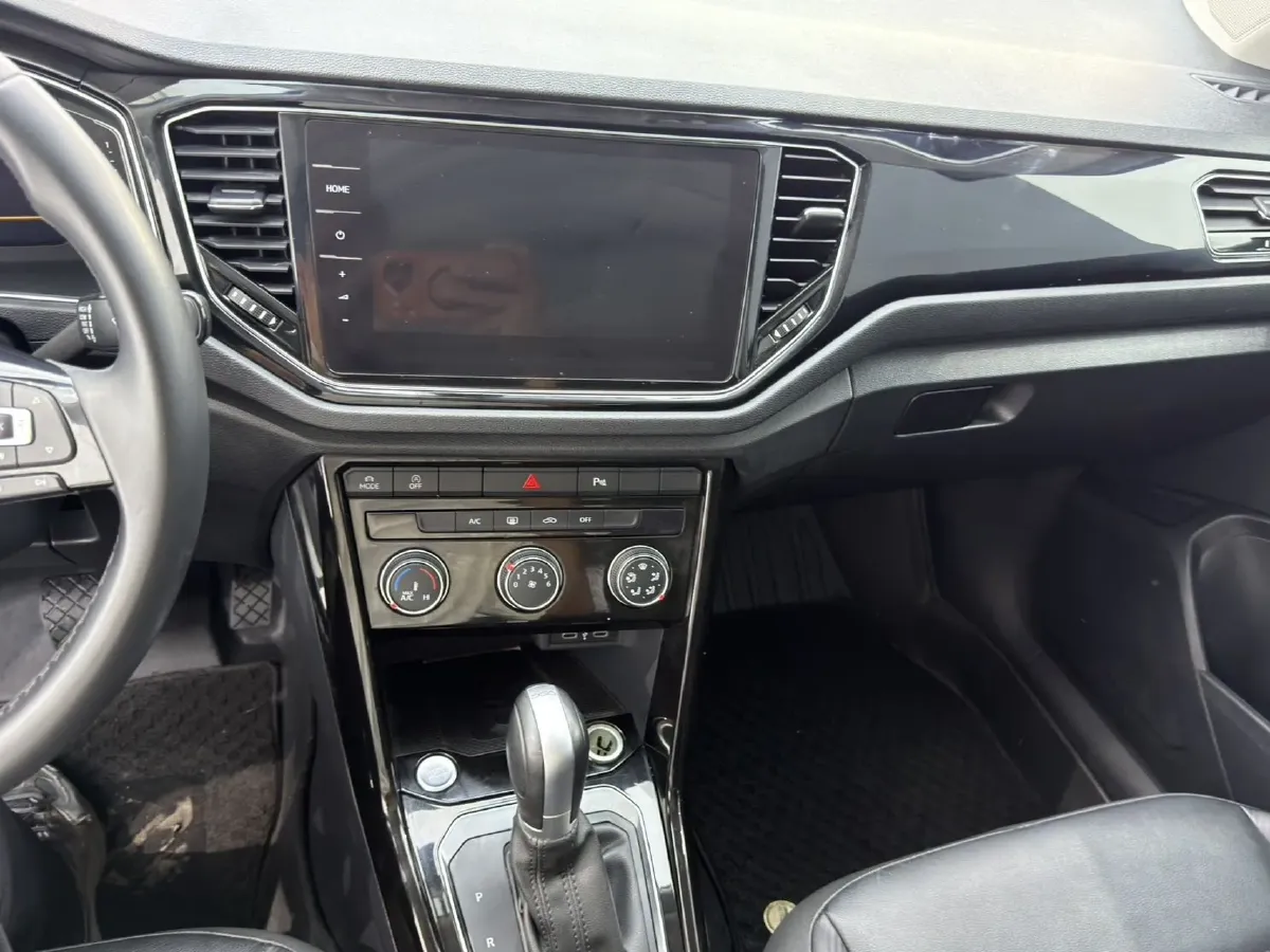 2022 Volkswagen T-Roc 1.4T 150HP L4 7DCT,autocango,china used car exporter,china ev exporter,chinese used car exporter,chinese used ev exporter