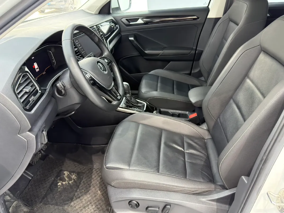 2022 Volkswagen T-Roc 1.4T 150HP L4 7DCT,autocango,china used car exporter,china ev exporter,chinese used car exporter,chinese used ev exporter