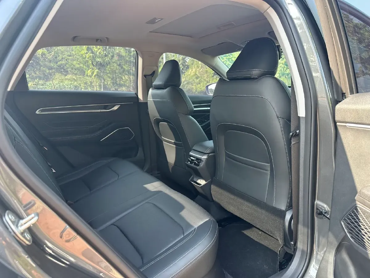 2023 Geely Emgrand 1.5L 127HP L4 CVT,autocango,china used car exporter,china ev exporter,chinese used car exporter,chinese used ev exporter