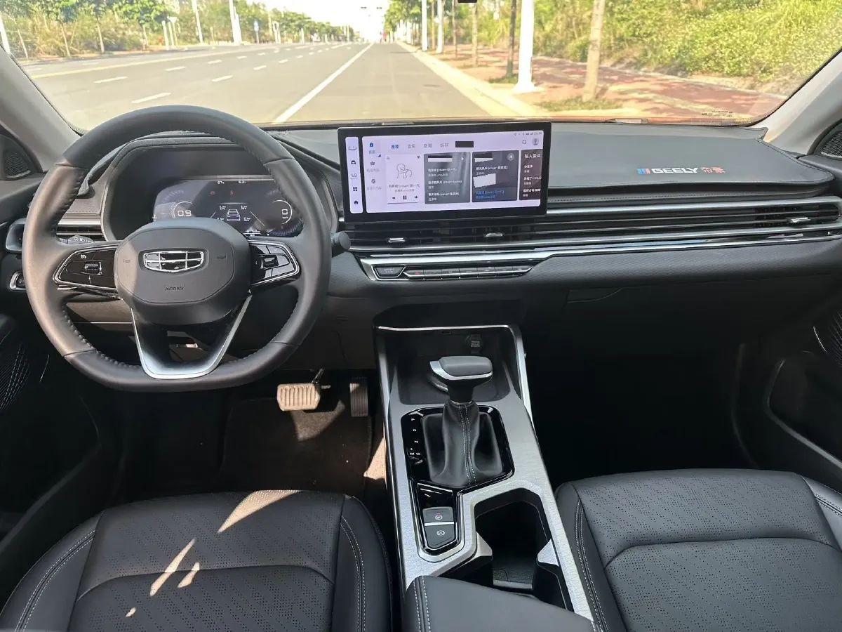 2023 Geely Emgrand 1.5L 127HP L4 CVT,autocango,china used car exporter,china ev exporter,chinese used car exporter,chinese used ev exporter