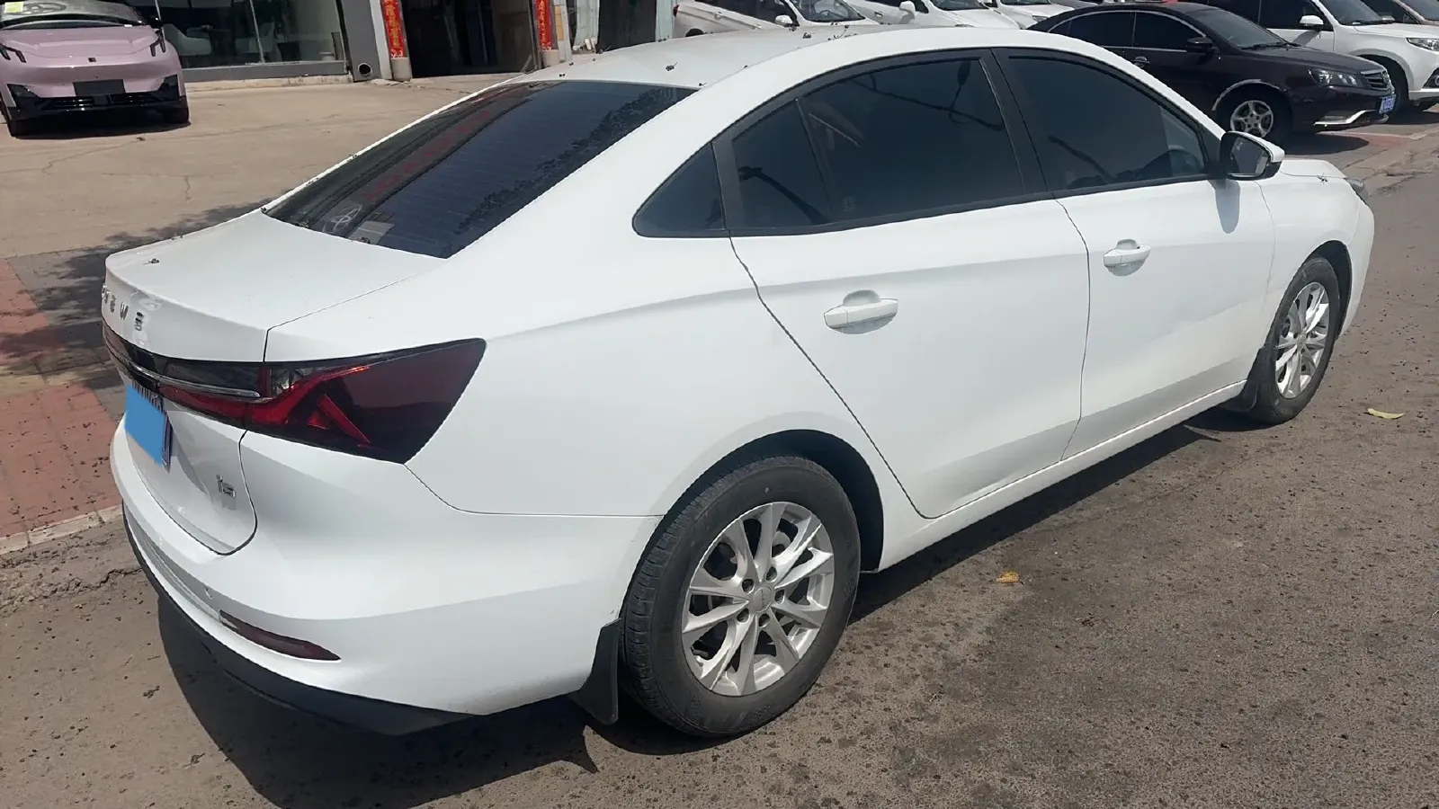 2023 Roewe i5 1.5L 129HP L4 5MT,autocango,china used car exporter,china ev exporter,chinese used car exporter,chinese used ev exporter