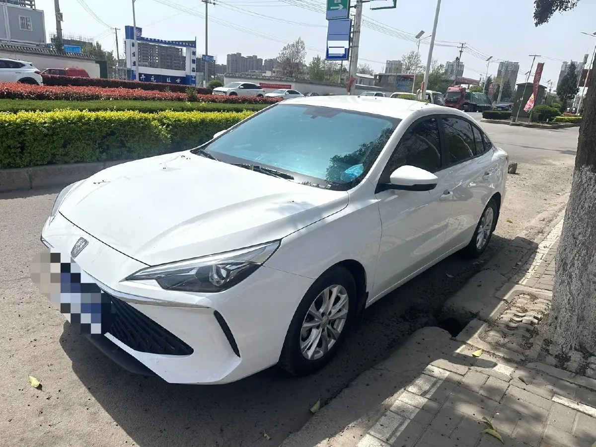 2023 Roewe i5 1.5L 129HP L4 5MT,autocango,china used car exporter,china ev exporter,chinese used car exporter,chinese used ev exporter