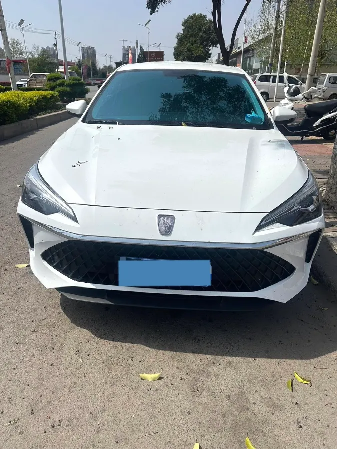 2023 Roewe i5 1.5L 129HP L4 5MT,autocango,china used car exporter,china ev exporter,chinese used car exporter,chinese used ev exporter