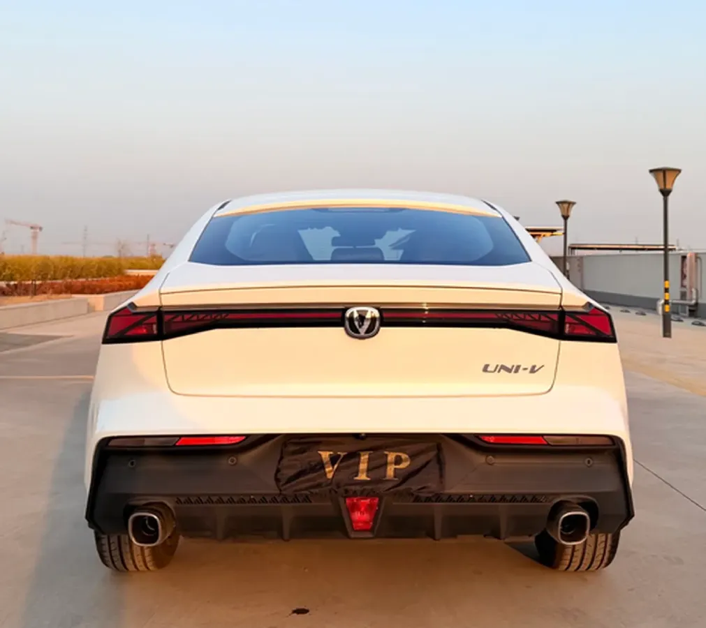 2024 ChangAn UNI-V 1.5T 188HP L4 7DCT,autocango,china used car exporter,china ev exporter,chinese used car exporter,chinese used ev exporter