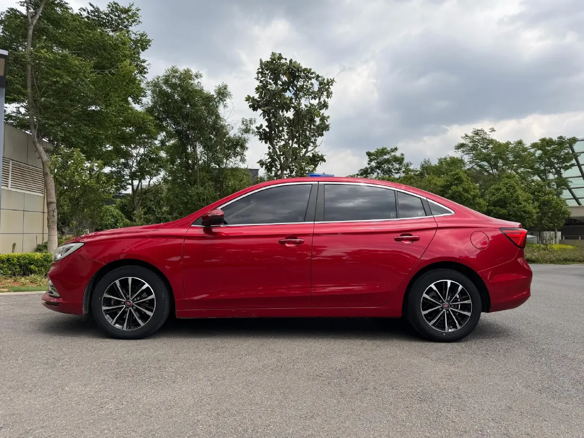 2020 Roewe i5 1.5L 120HP L4 5MT,autocango,china used car exporter,china ev exporter,chinese used car exporter,chinese used ev exporter