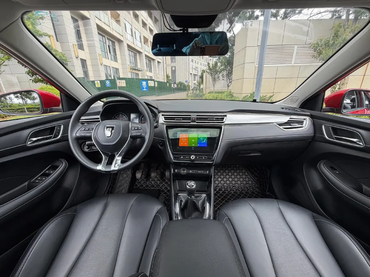 2020 Roewe i5 1.5L 120HP L4 5MT,autocango,china used car exporter,china ev exporter,chinese used car exporter,chinese used ev exporter