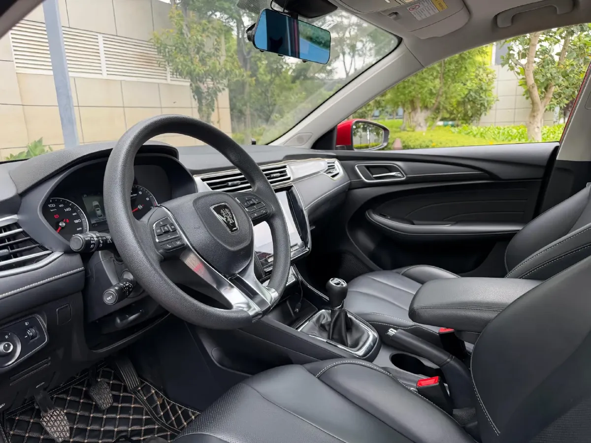 2020 Roewe i5 1.5L 120HP L4 5MT,autocango,china used car exporter,china ev exporter,chinese used car exporter,chinese used ev exporter