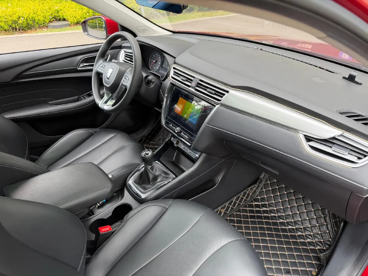 2020 Roewe i5 1.5L 120HP L4 5MT,autocango,china used car exporter,china ev exporter,chinese used car exporter,chinese used ev exporter