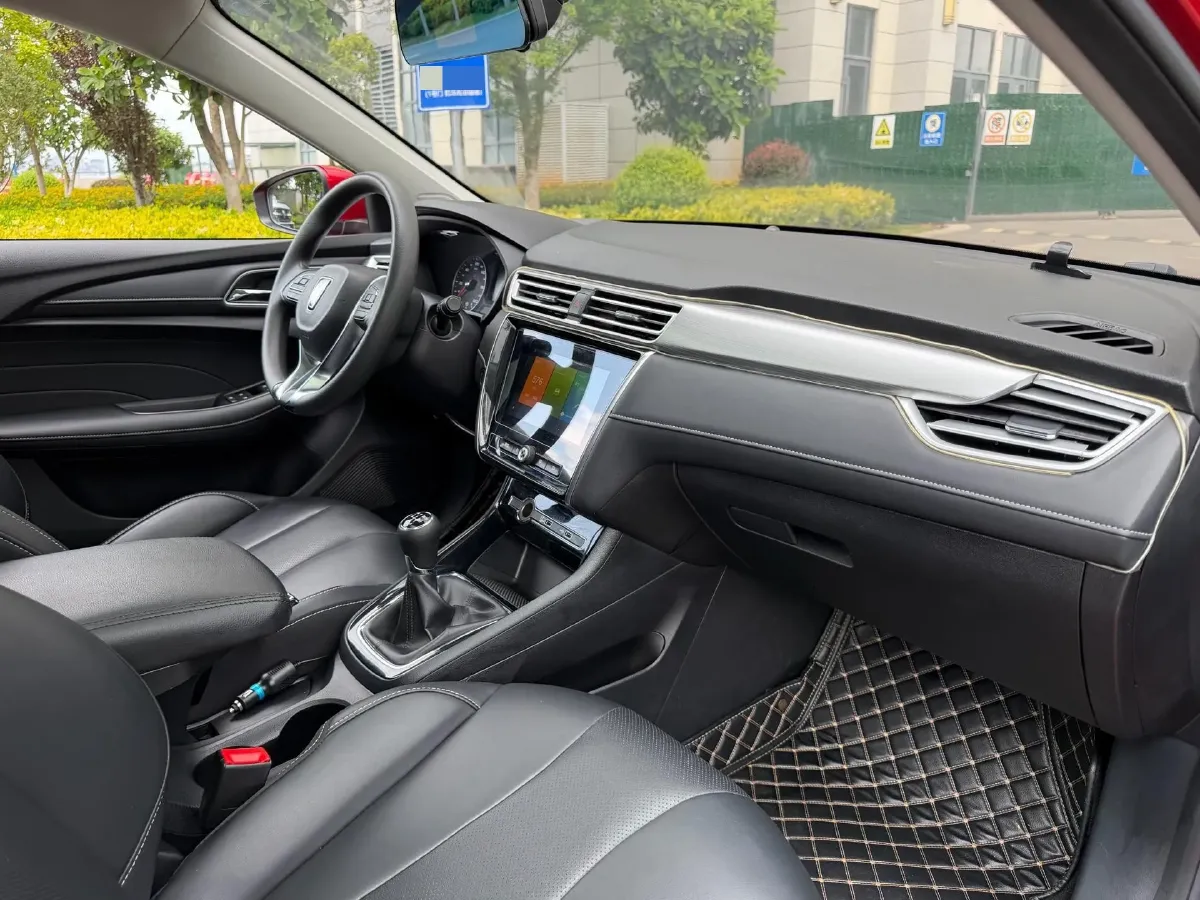 2020 Roewe i5 1.5L 120HP L4 5MT,autocango,china used car exporter,china ev exporter,chinese used car exporter,chinese used ev exporter