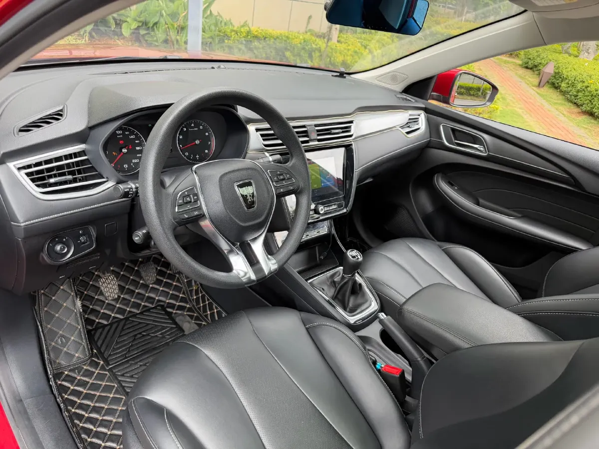 2020 Roewe i5 1.5L 120HP L4 5MT,autocango,china used car exporter,china ev exporter,chinese used car exporter,chinese used ev exporter