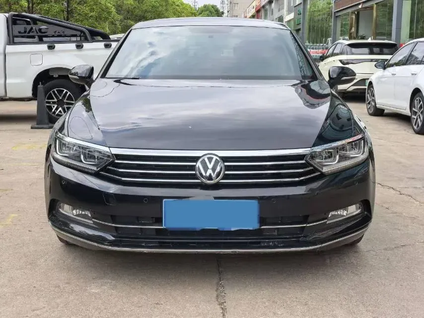 2019 Volkswagen Magotan 2.0T 186HP L4 7DCT,autocango,china used car exporter,china ev exporter,chinese used car exporter,chinese used ev exporter