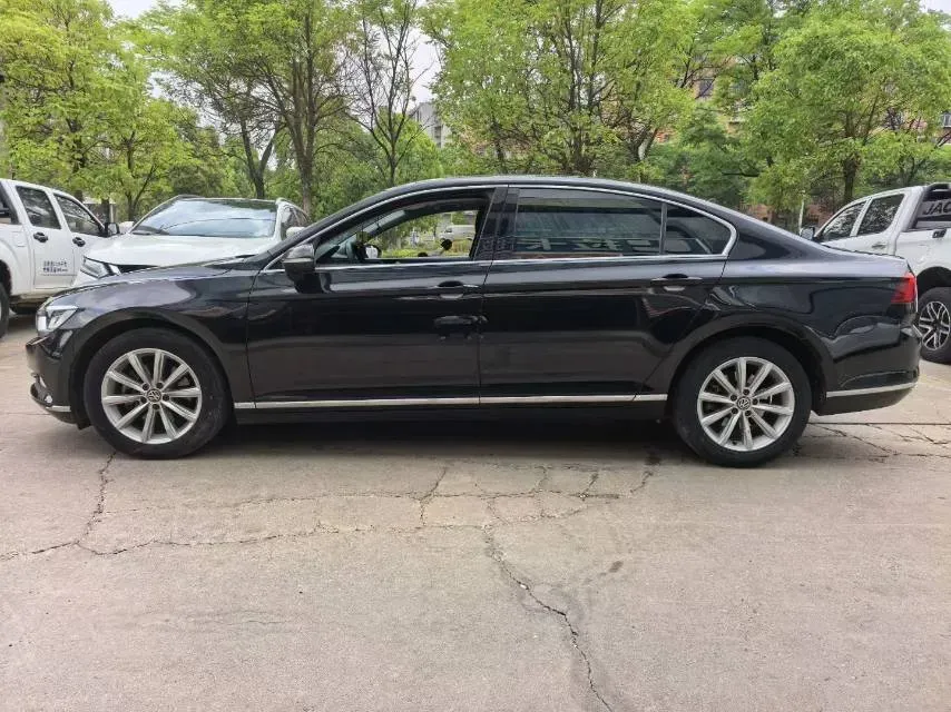 2019 Volkswagen Magotan 2.0T 186HP L4 7DCT,autocango,china used car exporter,china ev exporter,chinese used car exporter,chinese used ev exporter