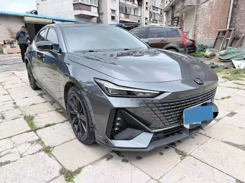 2023 ChangAn UNI-V 1.5T 188HP L4 7DCT,autocango,china used car exporter,china ev exporter,chinese used car exporter,chinese used ev exporter