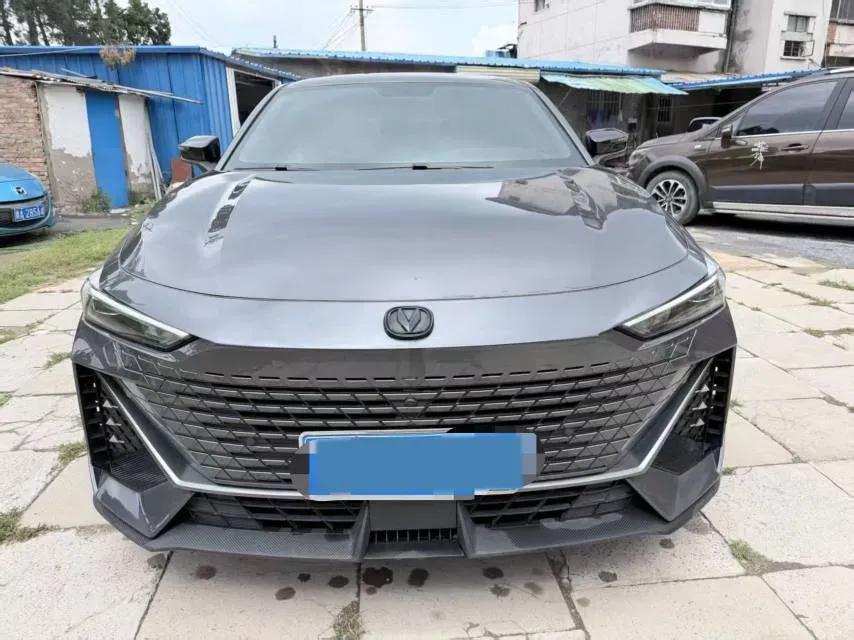 2023 ChangAn UNI-V 1.5T 188HP L4 7DCT,autocango,china used car exporter,china ev exporter,chinese used car exporter,chinese used ev exporter