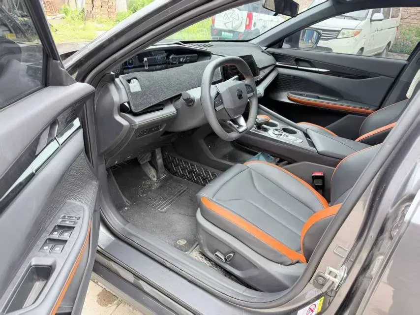 2023 ChangAn UNI-V 1.5T 188HP L4 7DCT,autocango,china used car exporter,china ev exporter,chinese used car exporter,chinese used ev exporter