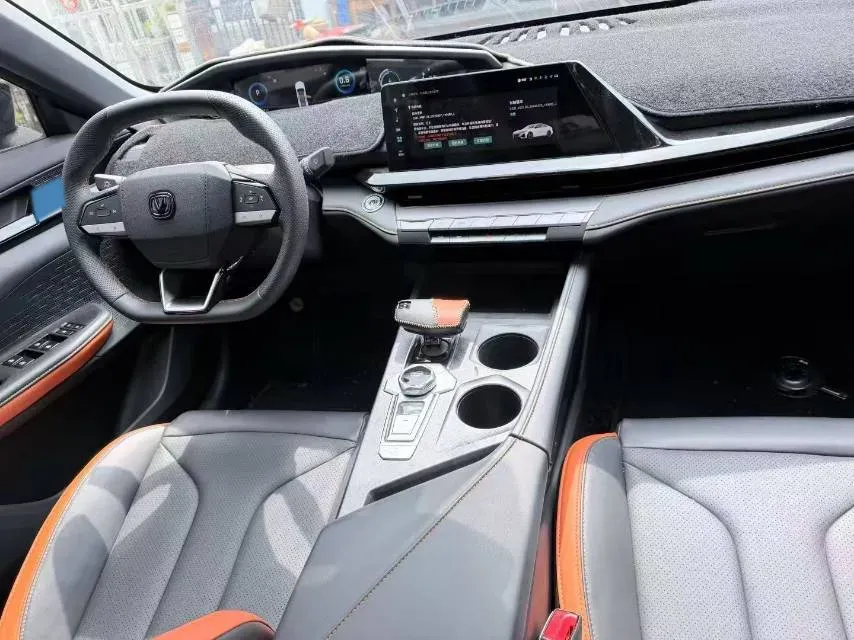 2023 ChangAn UNI-V 1.5T 188HP L4 7DCT,autocango,china used car exporter,china ev exporter,chinese used car exporter,chinese used ev exporter