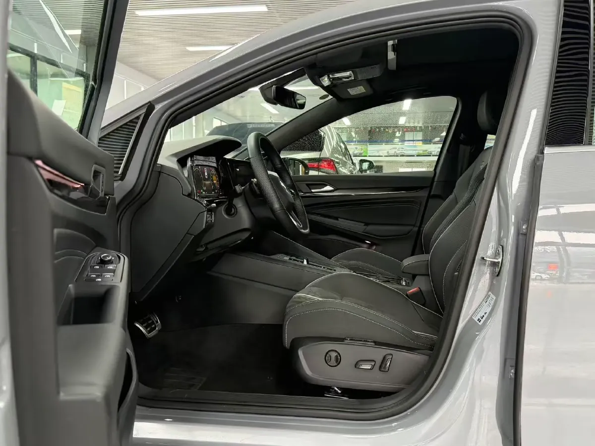 2023 Volkswagen Golf 1.4T 150HP L4 7DCT,autocango,china used car exporter,china ev exporter,chinese used car exporter,chinese used ev exporter