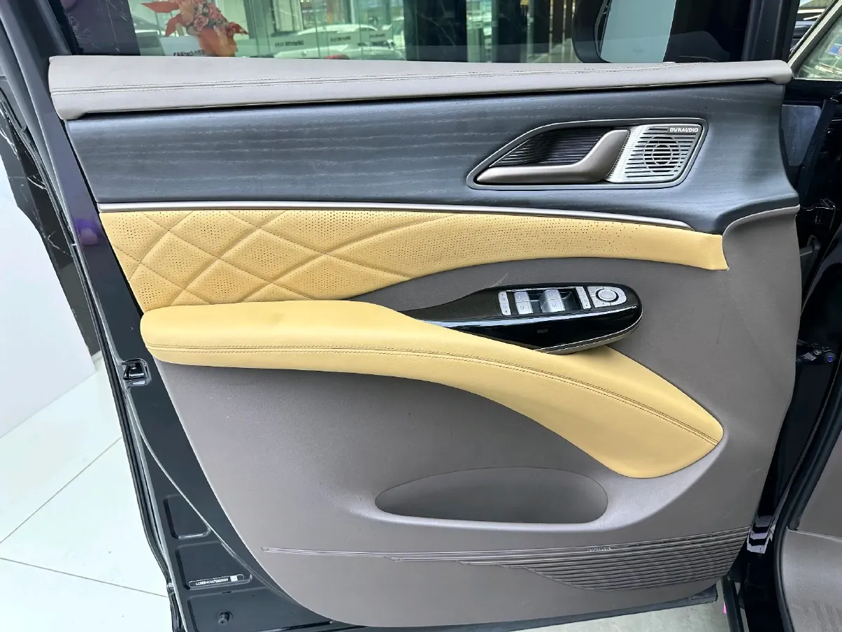 2024 Denza D9 1.5T 139HP L4 E-CVT PHEV 40KWH,autocango,china used car exporter,china ev exporter,chinese used car exporter,chinese used ev exporter