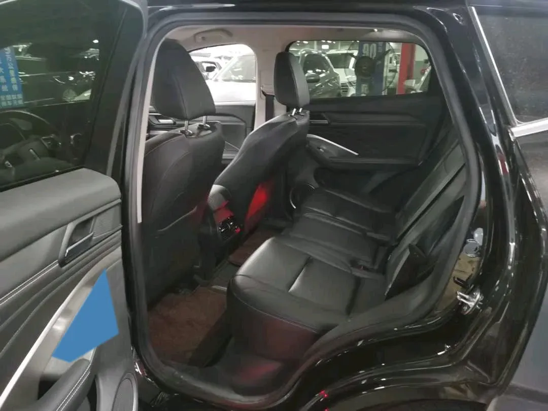 2021 WEY VV6 2.0T 227HP L4 7DCT,autocango,china used car exporter,china ev exporter,chinese used car exporter,chinese used ev exporter