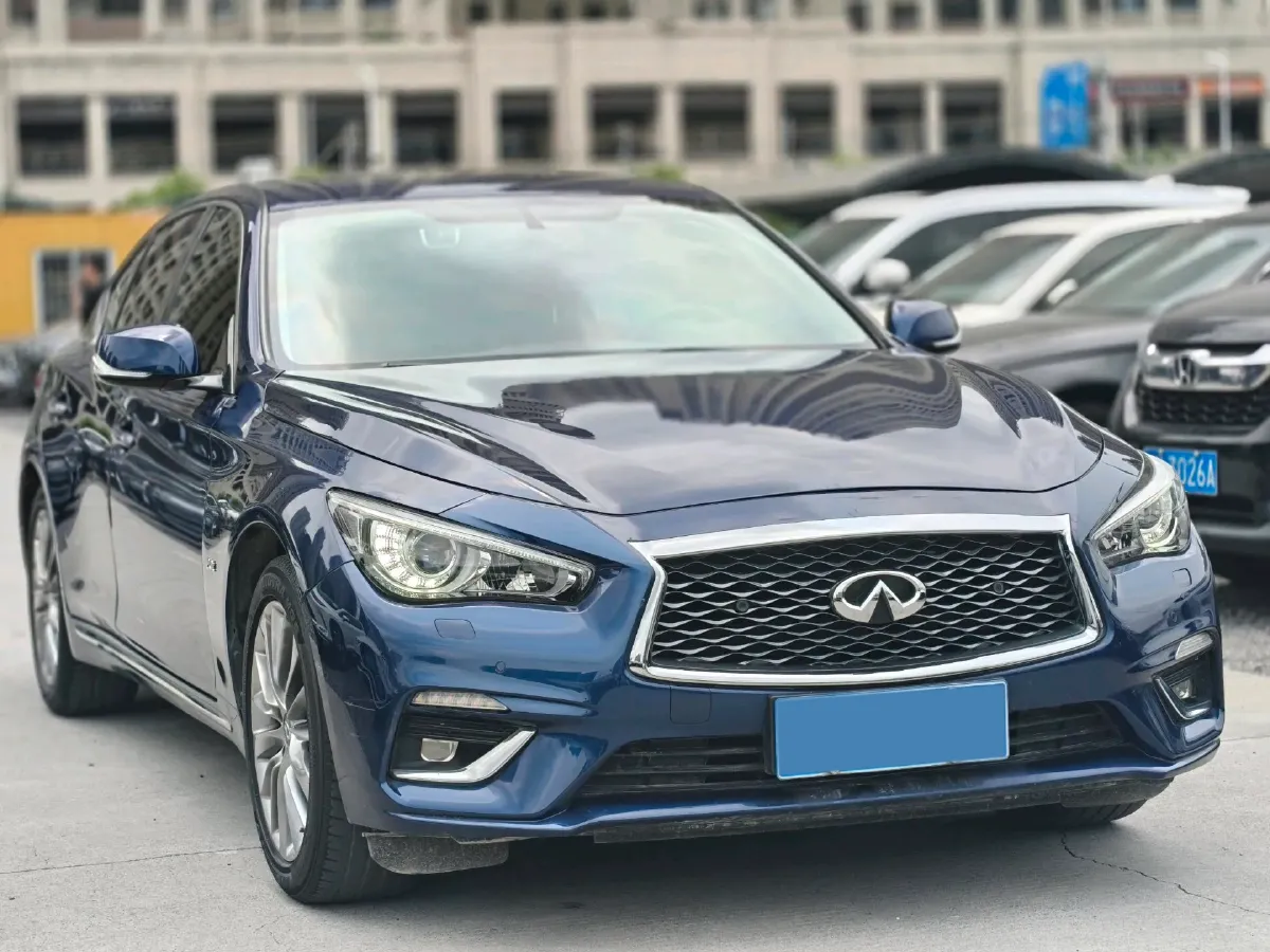 2018 Jeep Grand Commander 2.0T 265HP L4 9AT,autocango,china used car exporter,china ev exporter,chinese used car exporter,chinese used ev exporter