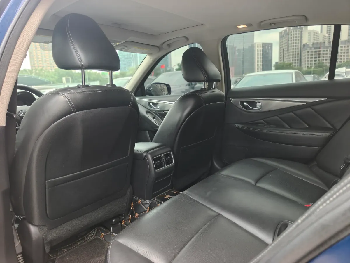 2018 Jeep Grand Commander 2.0T 265HP L4 9AT,autocango,china used car exporter,china ev exporter,chinese used car exporter,chinese used ev exporter