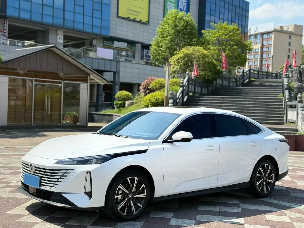 2025 ChangAn Eado 1.5T 192HP L4 7DCT,autocango,china used car exporter,china ev exporter,chinese used car exporter,chinese used ev exporter