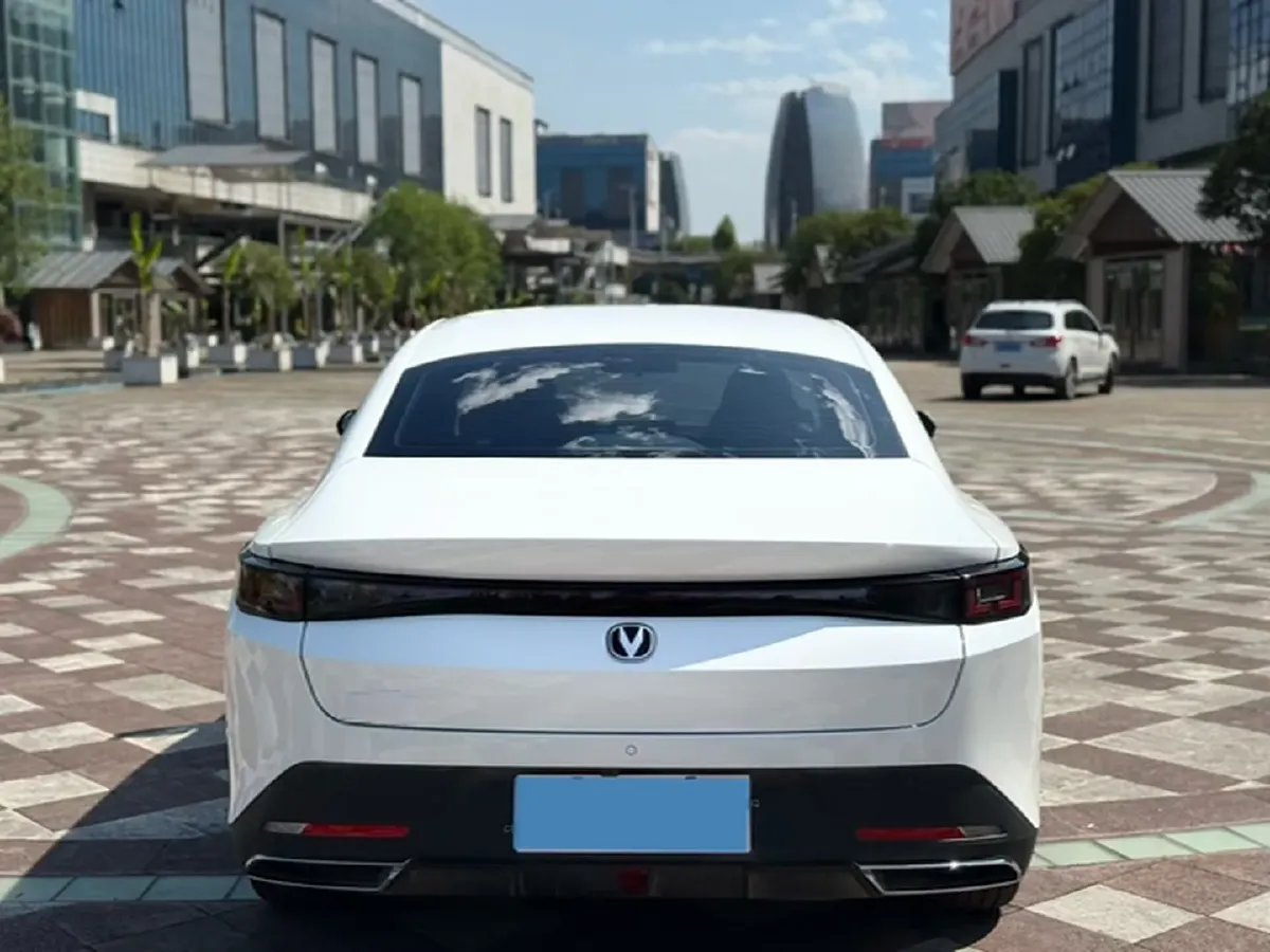 2025 ChangAn Eado 1.5T 192HP L4 7DCT,autocango,china used car exporter,china ev exporter,chinese used car exporter,chinese used ev exporter