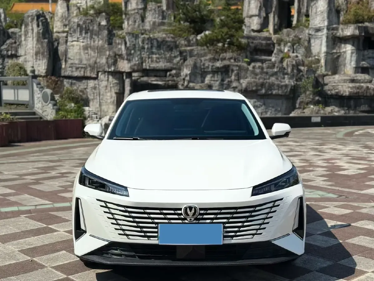 2025 ChangAn Eado 1.5T 192HP L4 7DCT,autocango,china used car exporter,china ev exporter,chinese used car exporter,chinese used ev exporter