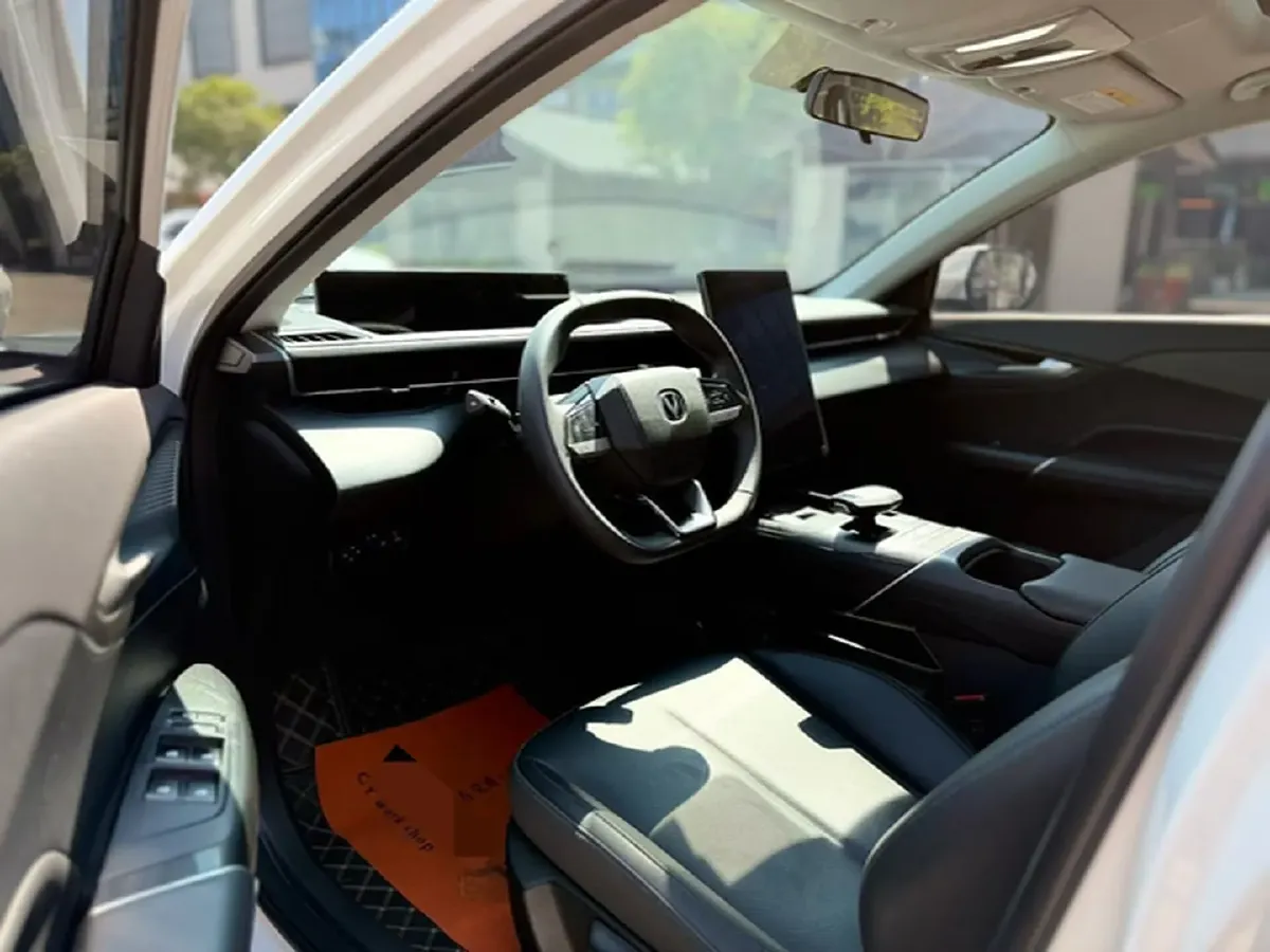 2025 ChangAn Eado 1.5T 192HP L4 7DCT,autocango,china used car exporter,china ev exporter,chinese used car exporter,chinese used ev exporter