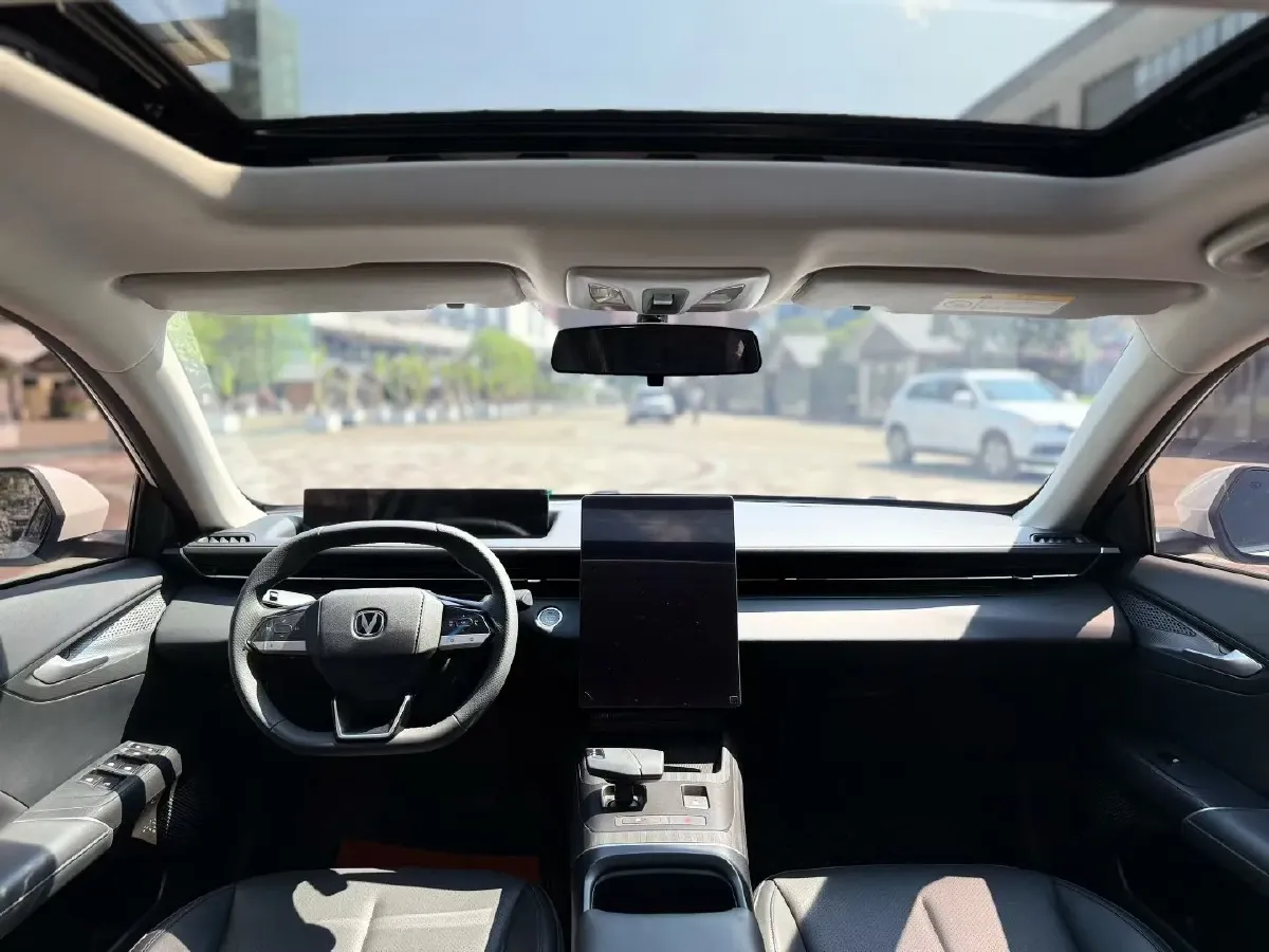 2025 ChangAn Eado 1.5T 192HP L4 7DCT,autocango,china used car exporter,china ev exporter,chinese used car exporter,chinese used ev exporter