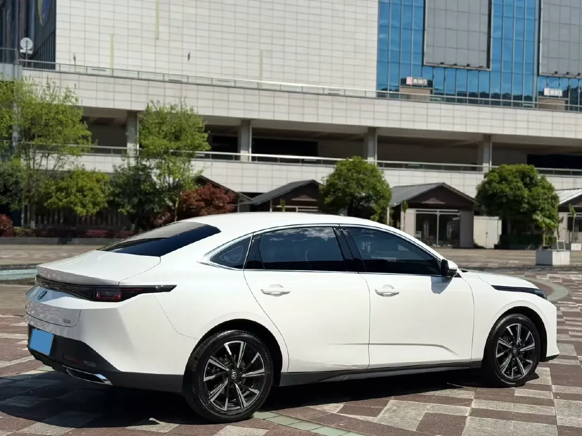 2025 ChangAn Eado 1.5T 192HP L4 7DCT,autocango,china used car exporter,china ev exporter,chinese used car exporter,chinese used ev exporter