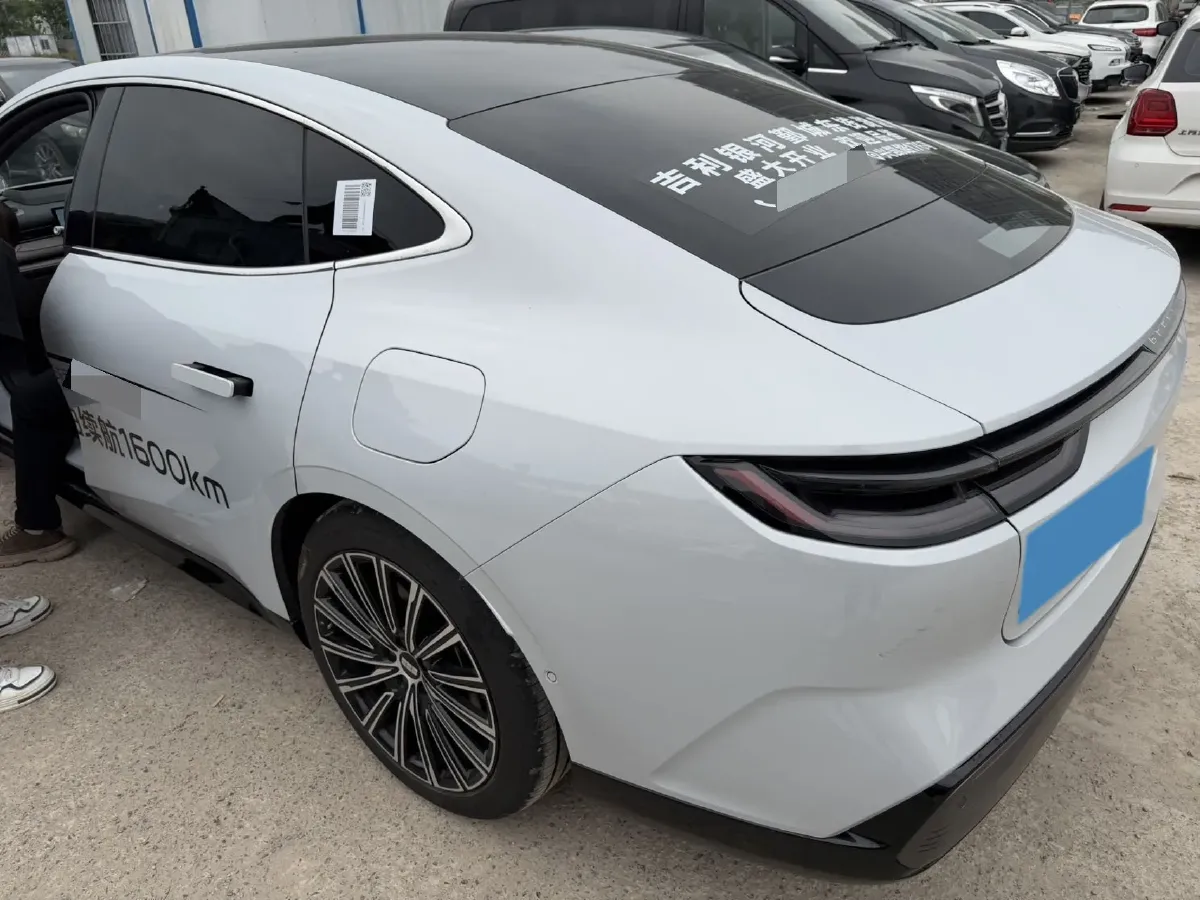 2025 Geely Galaxy Starshine 8 1.5T 163HP L4 3DHT PHEV 18.4KWH,autocango,china used car exporter,china ev exporter,chinese used car exporter,chinese used ev exporter