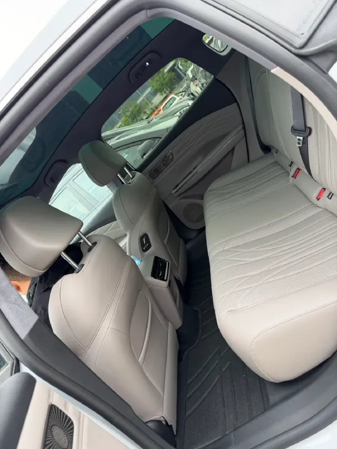 2025 Geely Galaxy Starshine 8 1.5T 163HP L4 3DHT PHEV 18.4KWH,autocango,china used car exporter,china ev exporter,chinese used car exporter,chinese used ev exporter