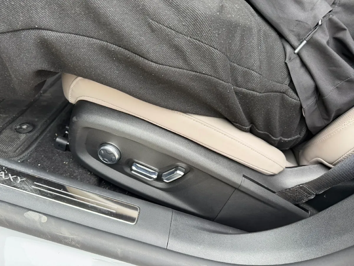 2025 Geely Galaxy Starshine 8 1.5T 163HP L4 3DHT PHEV 18.4KWH,autocango,china used car exporter,china ev exporter,chinese used car exporter,chinese used ev exporter