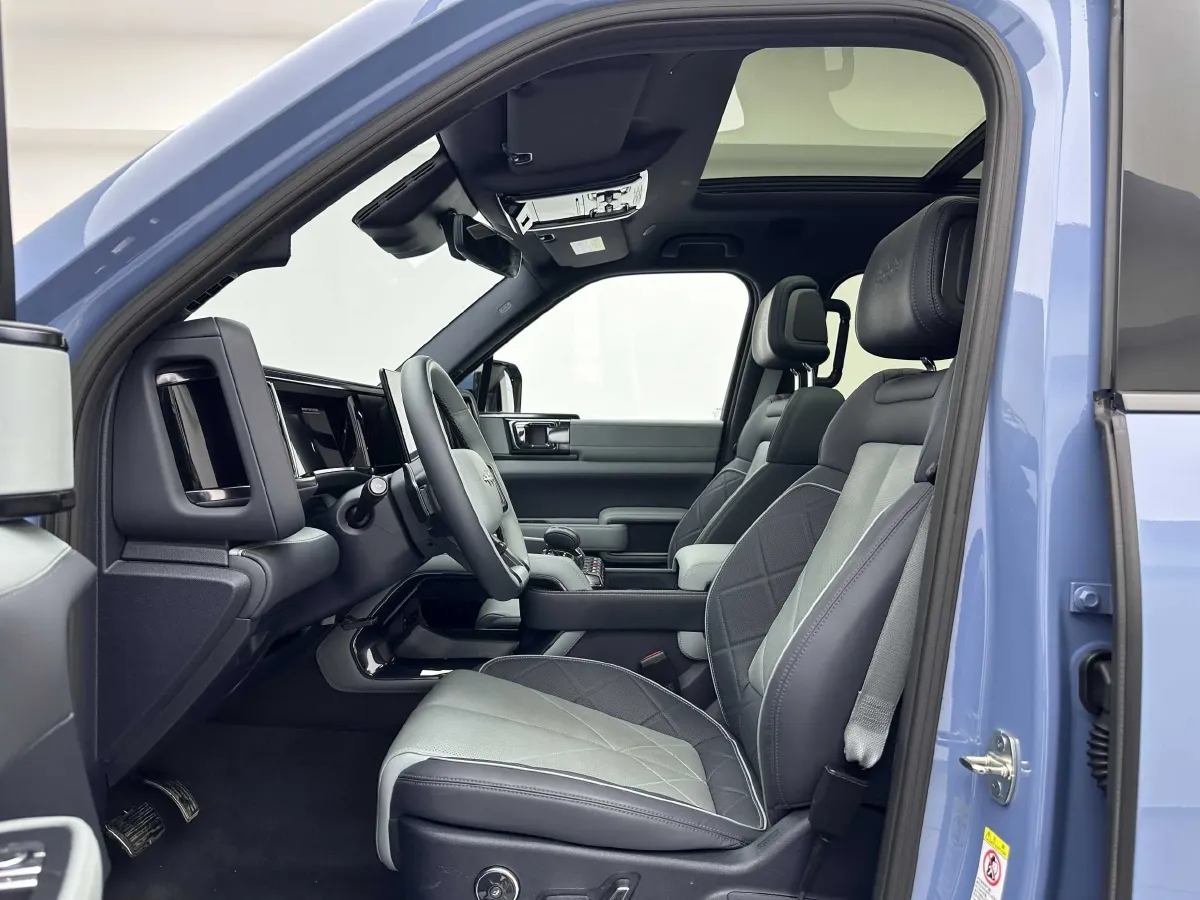 2025 FangChengBao Bao 5 1.5T 194HP L4 E-CVT PHEV 31.8KWH,autocango,china used car exporter,china ev exporter,chinese used car exporter,chinese used ev exporter