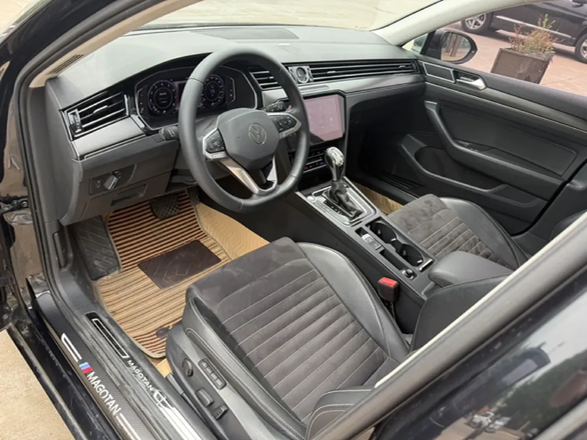 2020 Volkswagen Magotan 2.0T 186HP L4 7DCT,autocango,china used car exporter,china ev exporter,chinese used car exporter,chinese used ev exporter