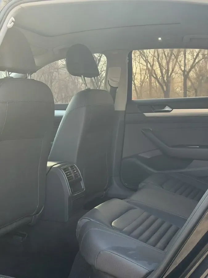 2017 Volkswagen Magotan 1.4T 150HP L4 7DCT,autocango,china used car exporter,china ev exporter,chinese used car exporter,chinese used ev exporter