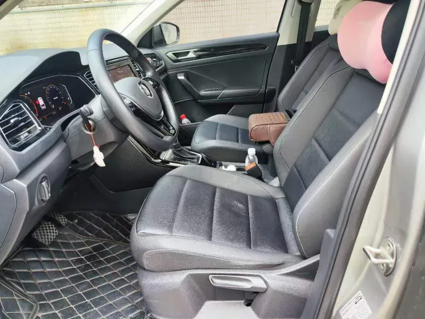 2020 Volkswagen T-Roc 1.4T 150HP L4 7DCT,autocango,china used car exporter,china ev exporter,chinese used car exporter,chinese used ev exporter