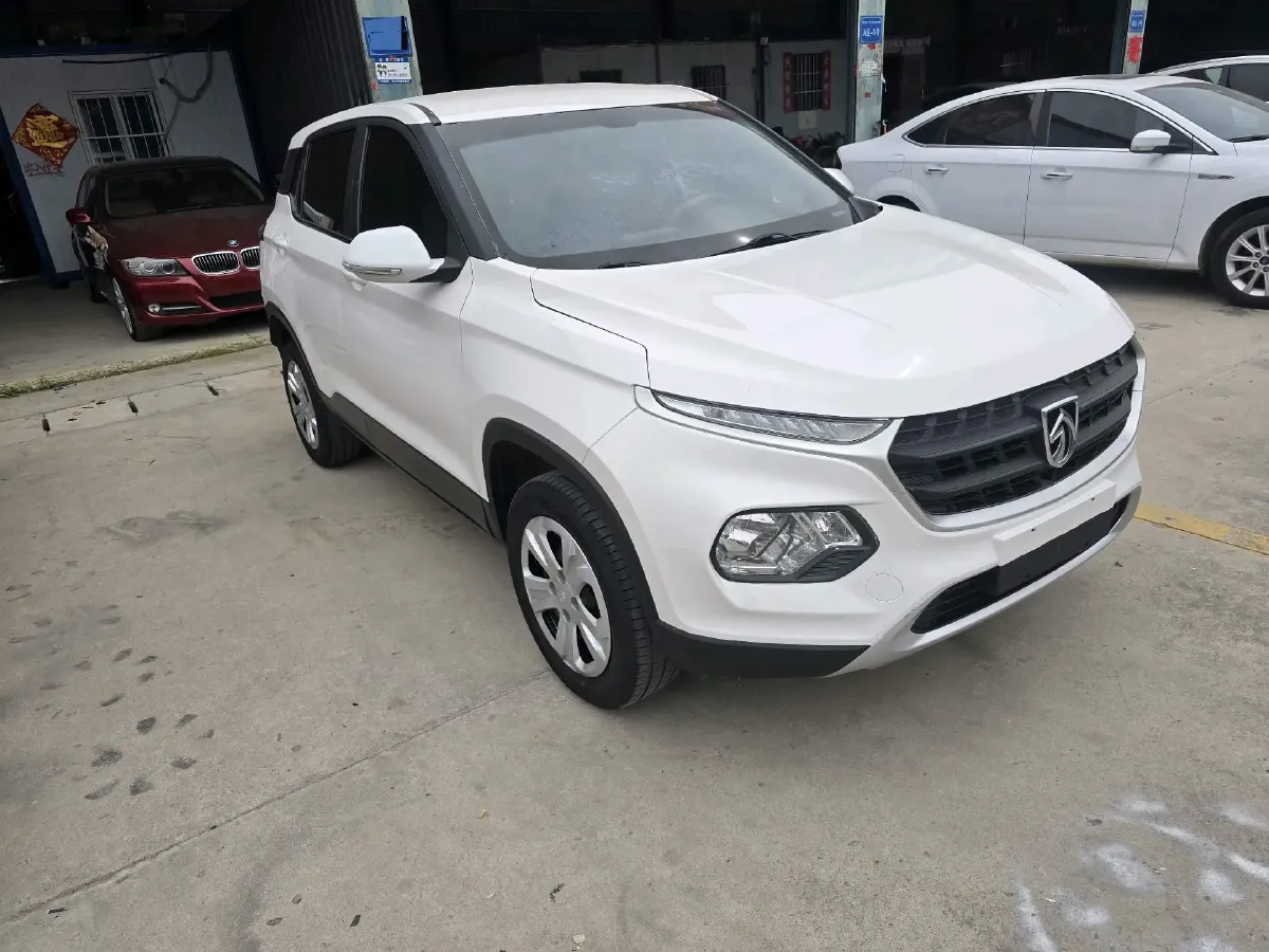 2019 BaoJun 730 1.5L 105HP L4 6MT,autocango,china used car exporter,china ev exporter,chinese used car exporter,chinese used ev exporter