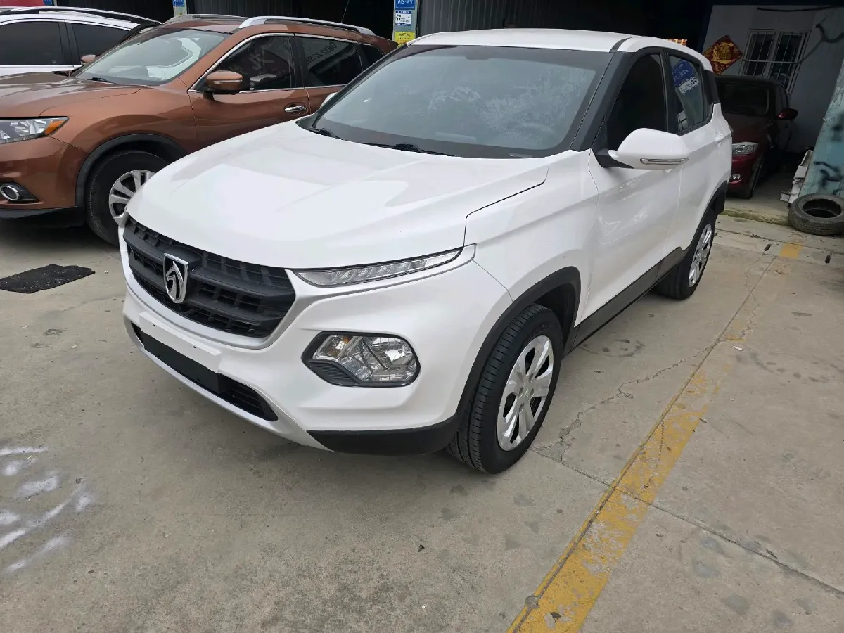 2019 BaoJun 730 1.5L 105HP L4 6MT,autocango,china used car exporter,china ev exporter,chinese used car exporter,chinese used ev exporter