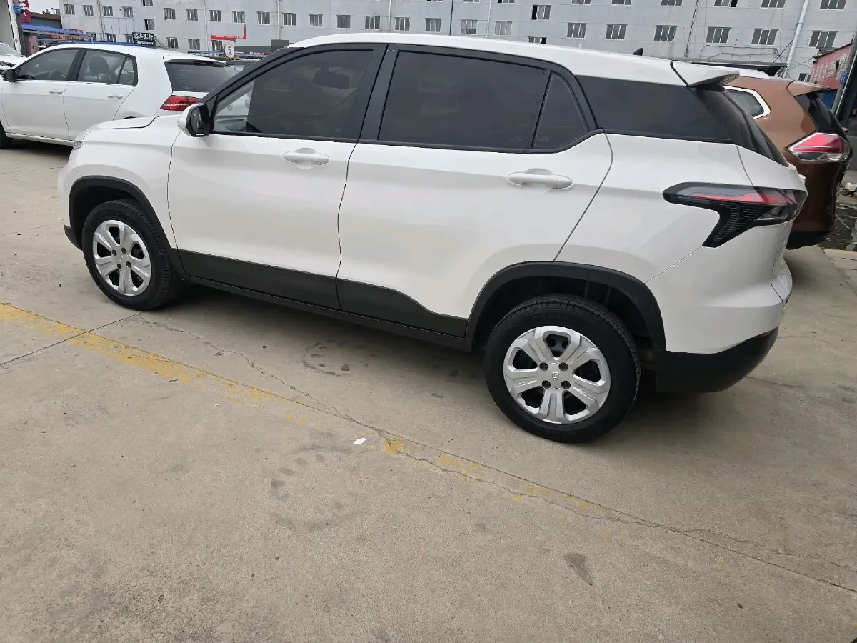2019 BaoJun 730 1.5L 105HP L4 6MT,autocango,china used car exporter,china ev exporter,chinese used car exporter,chinese used ev exporter