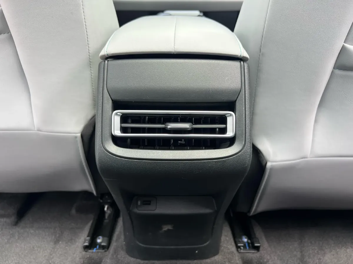 2023 ChangAn UNI-T 1.5T 188HP L4 7DCT,autocango,china used car exporter,china ev exporter,chinese used car exporter,chinese used ev exporter