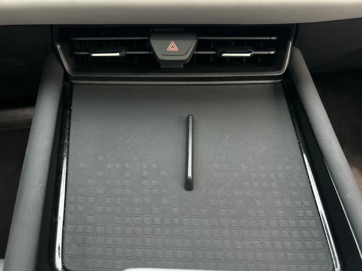 2023 ChangAn UNI-T 1.5T 188HP L4 7DCT,autocango,china used car exporter,china ev exporter,chinese used car exporter,chinese used ev exporter