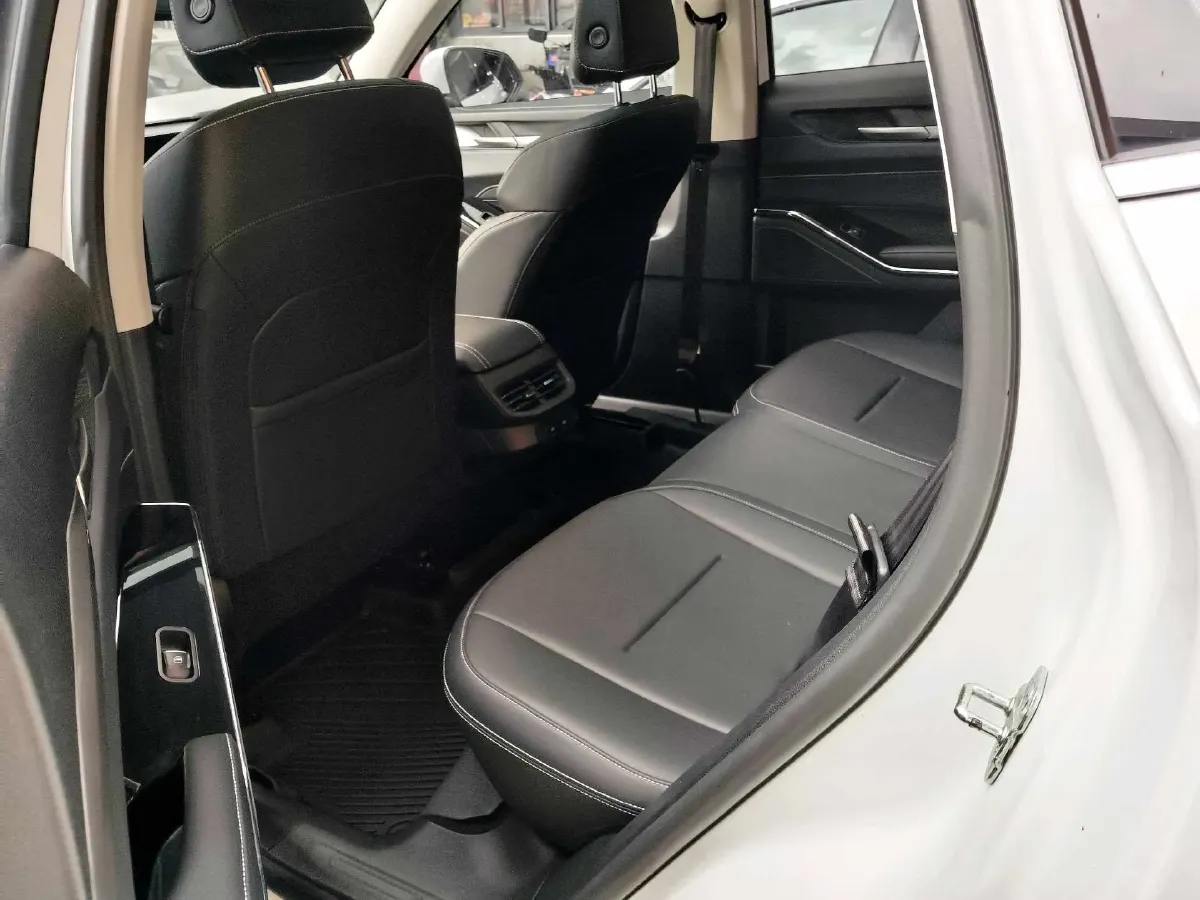 2021 Haval H6 1.5T 169HP L4 7DCT,autocango,china used car exporter,china ev exporter,chinese used car exporter,chinese used ev exporter
