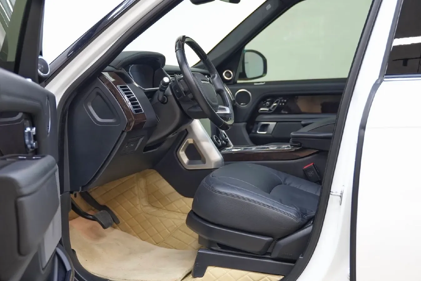 2022 Land Rover Range Rover 3.0T 360HP L6 8AT,autocango,china used car exporter,china ev exporter,chinese used car exporter,chinese used ev exporter