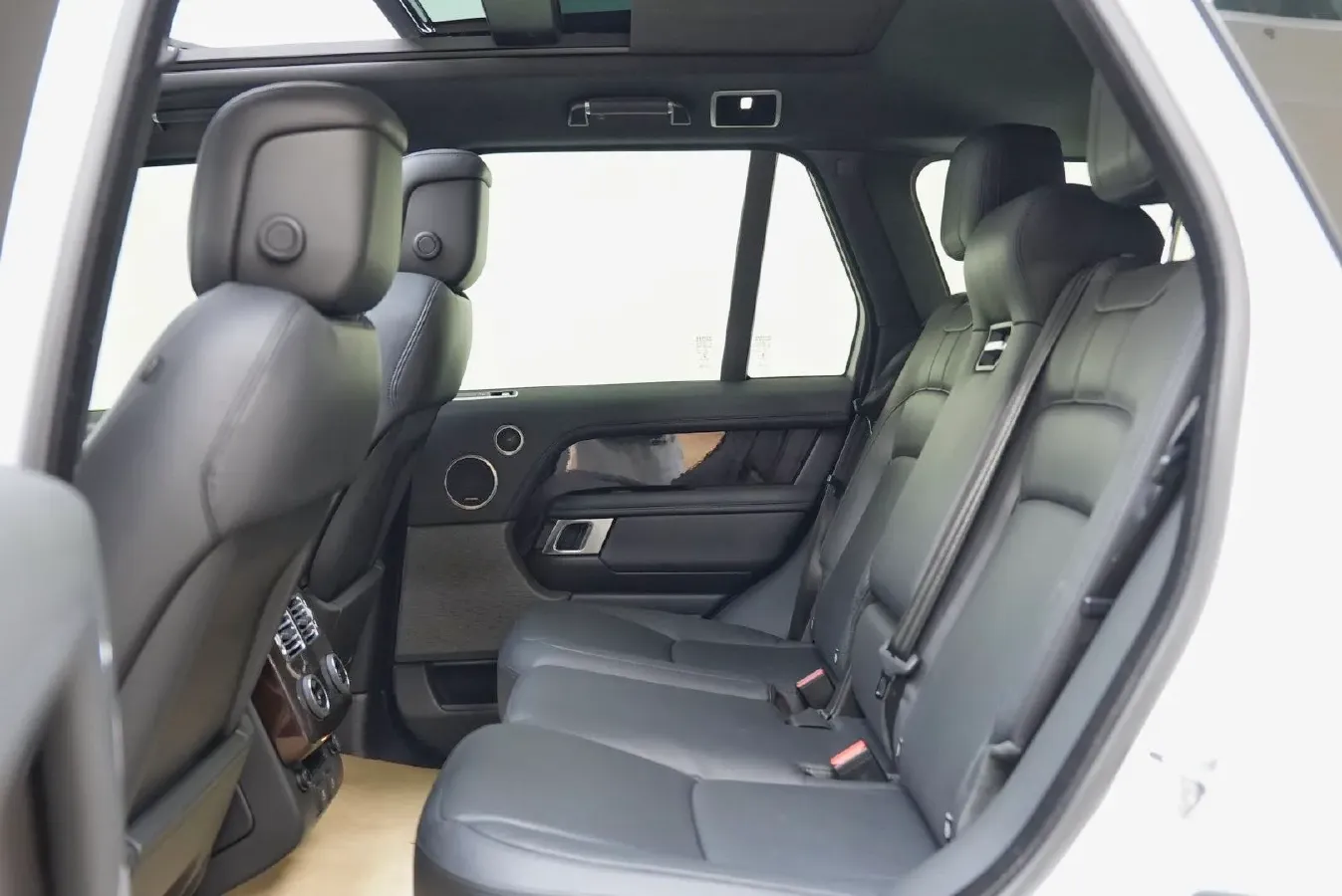 2022 Land Rover Range Rover 3.0T 360HP L6 8AT,autocango,china used car exporter,china ev exporter,chinese used car exporter,chinese used ev exporter