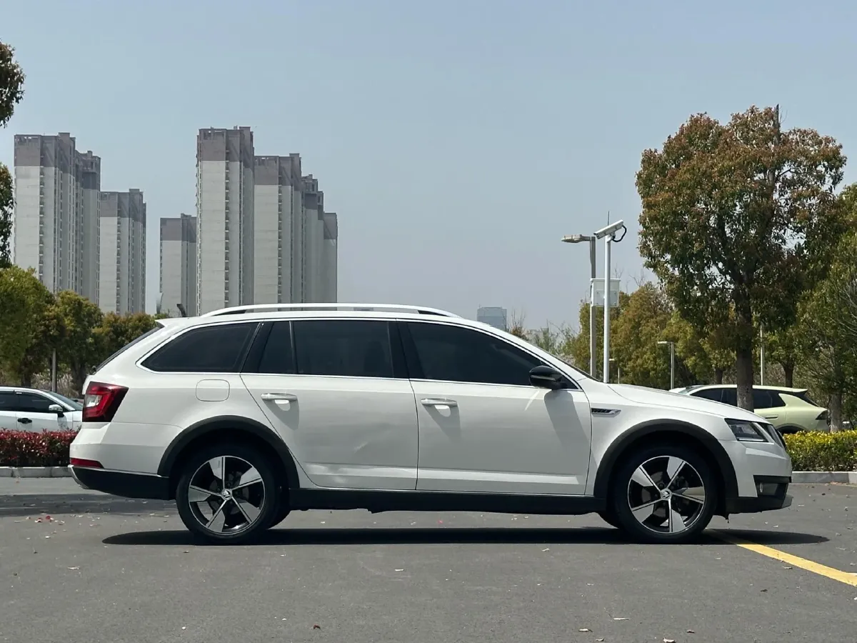 2019 Skoda Octavia 1.4T 150HP L4 7DCT,autocango,china used car exporter,china ev exporter,chinese used car exporter,chinese used ev exporter