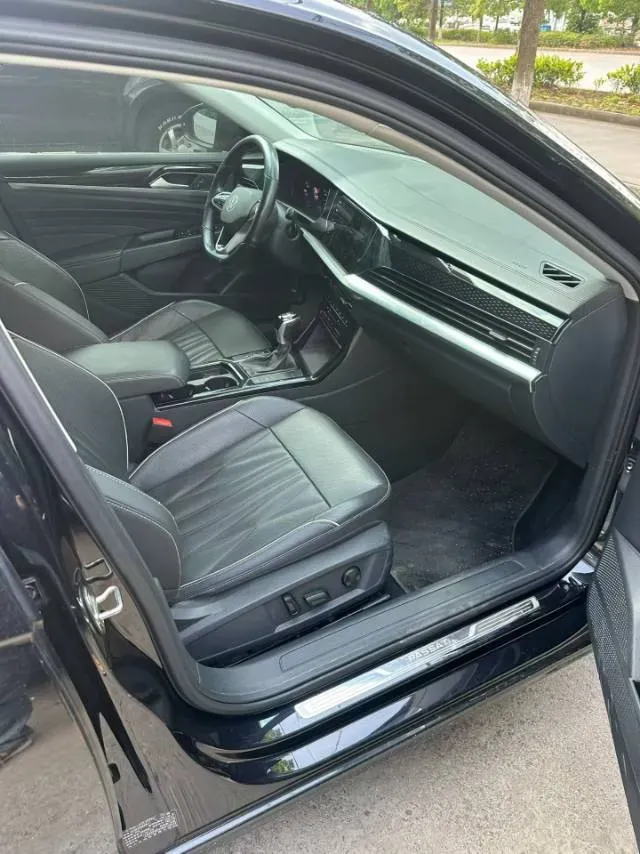 2021 Volkswagen Passat 2.0T 186HP L4 7DCT,autocango,china used car exporter,china ev exporter,chinese used car exporter,chinese used ev exporter