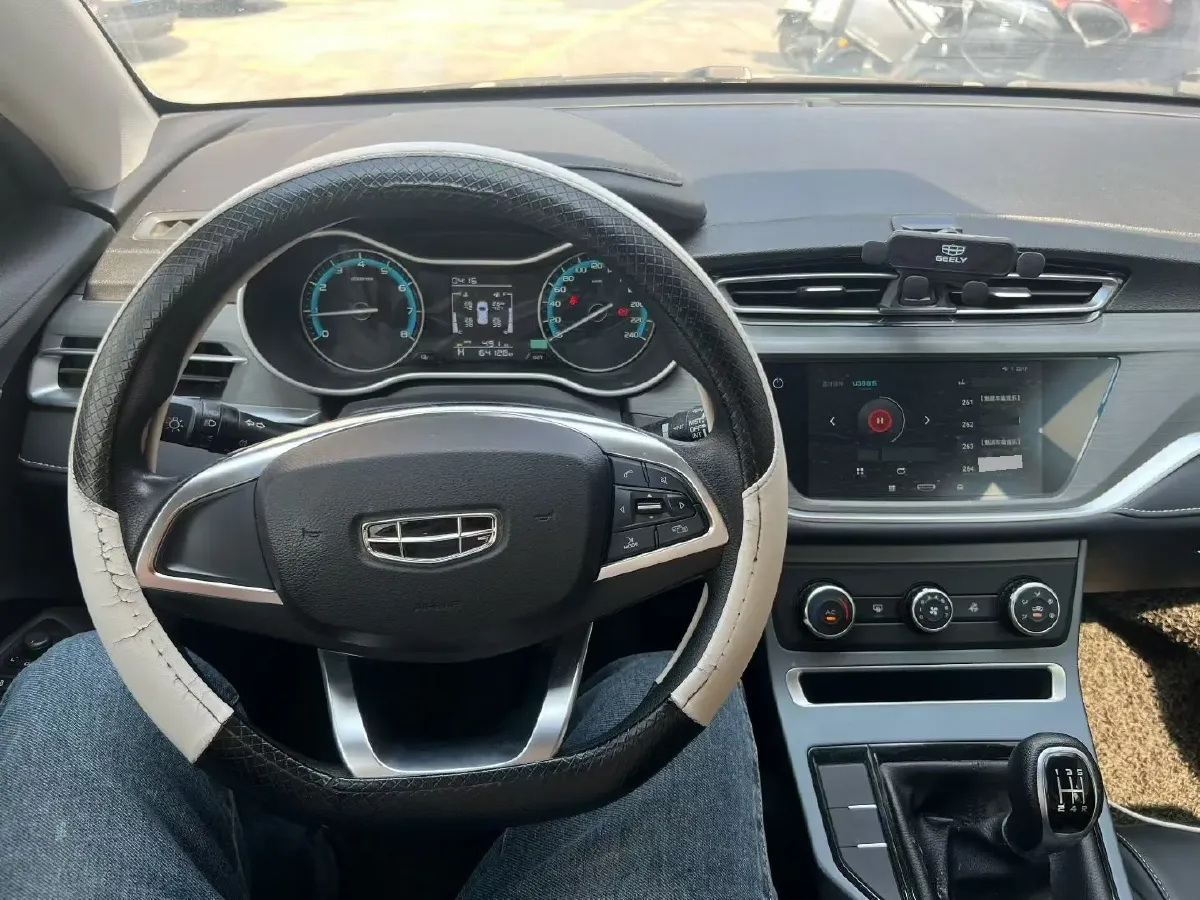 2021 BYD Song 1.5T 160HP L4 6MT,autocango,china used car exporter,china ev exporter,chinese used car exporter,chinese used ev exporter